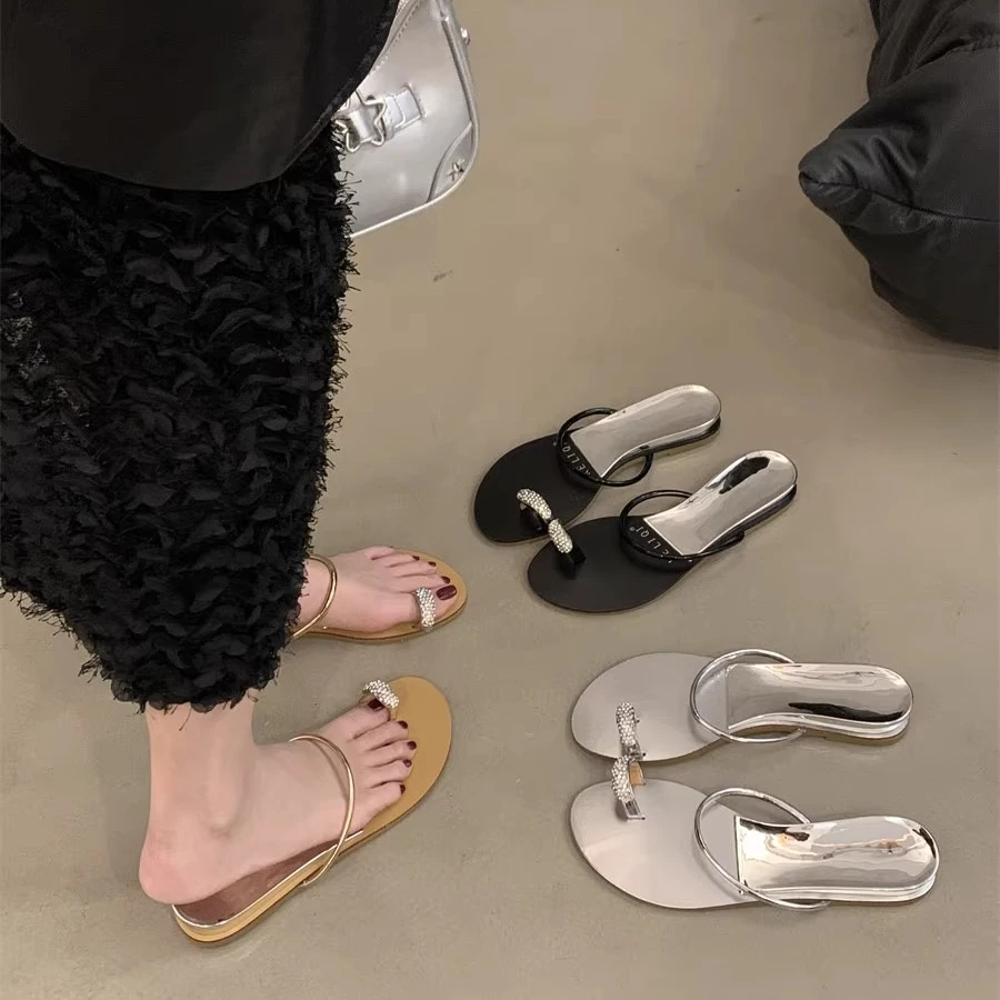 2025年夏季新款平底套趾小凉拖鞋外穿仙女鞋子气质百搭银色凉鞋
