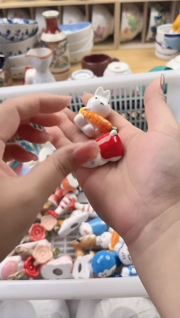 瓷片y****姥20包邮，默认微瑕，福利随货同行