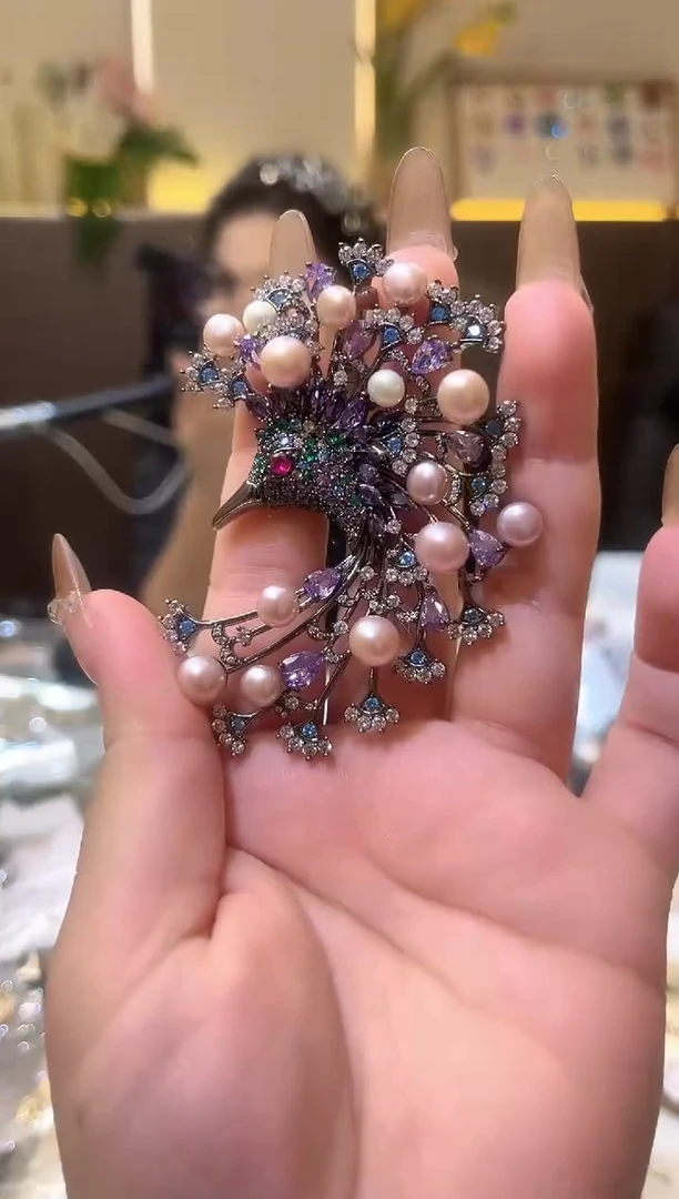 锆石铁合金精品饰界