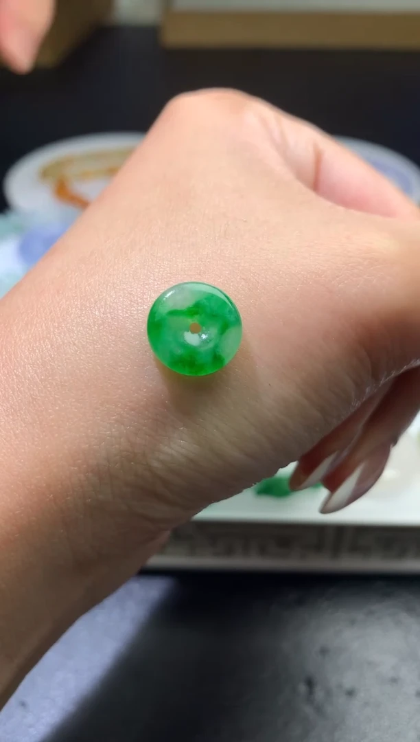 未镶嵌定制翡翠毛货