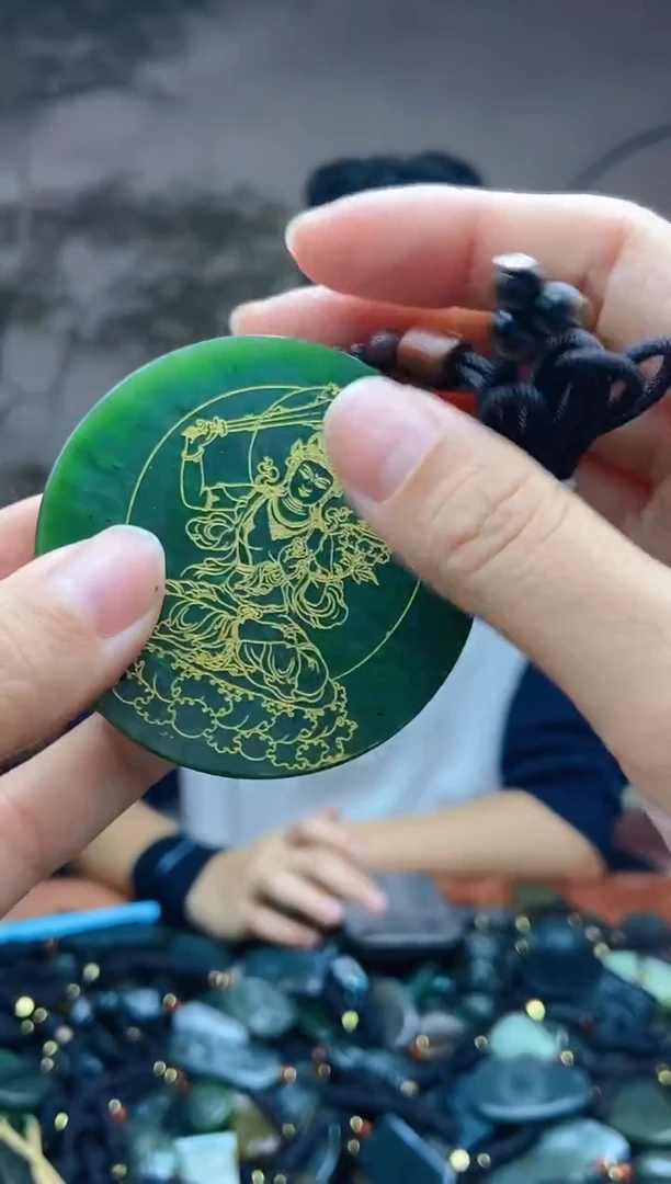 颈饰未镶嵌和田玉1