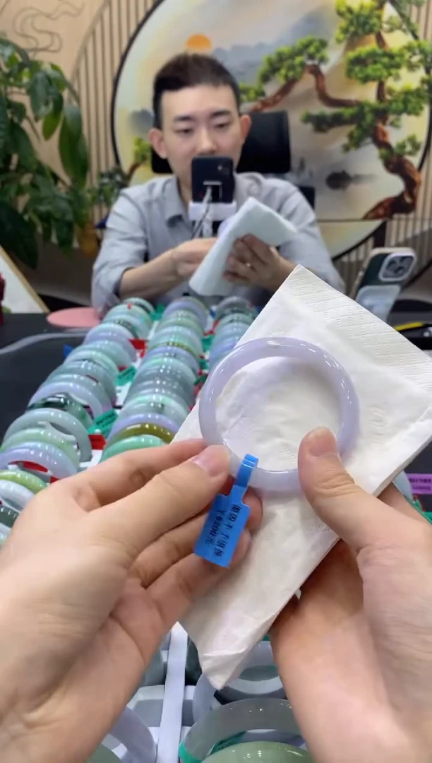 翡翠手镯未镶嵌6101