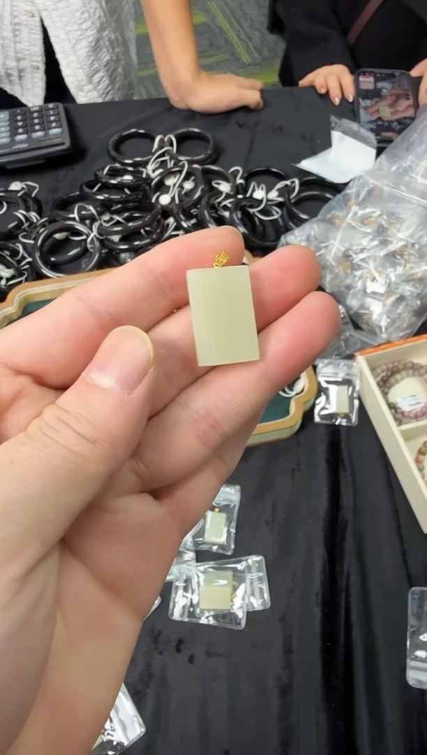 颈饰18K金镶嵌和田玉ST101571-多样性发一件