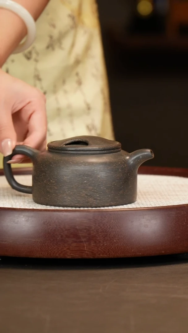 茶壶紫砂【惠海勤】紫泥牛盖莲子  300CC
