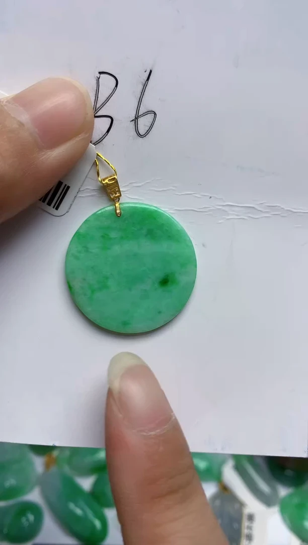 翡翠未镶嵌颈饰天然缅甸翡翠A货