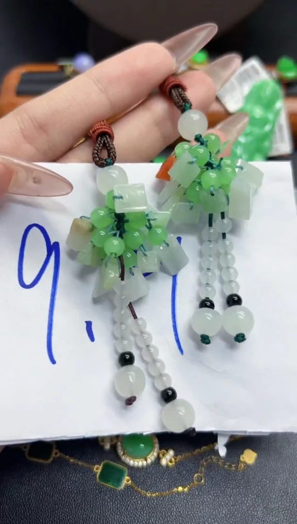 【闪购商品】翡翠挂件未镶嵌Y缅料A货/多样性发货/一件