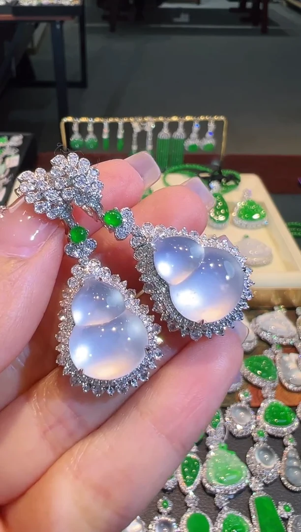 【闪购商品】翡翠耳饰18K金镶嵌翡翠