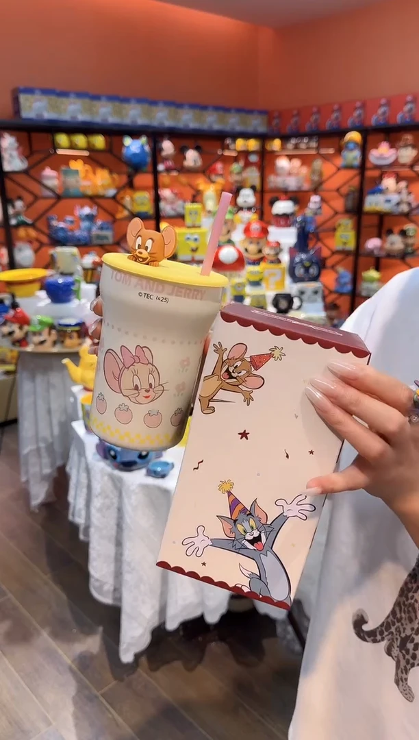 瓷片@@猫和老鼠黄色带盖陶瓷吸管杯