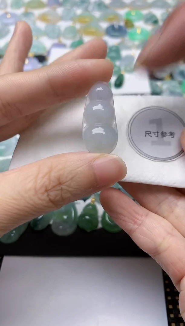 翡翠未镶嵌颈饰天然缅甸A货翡翠