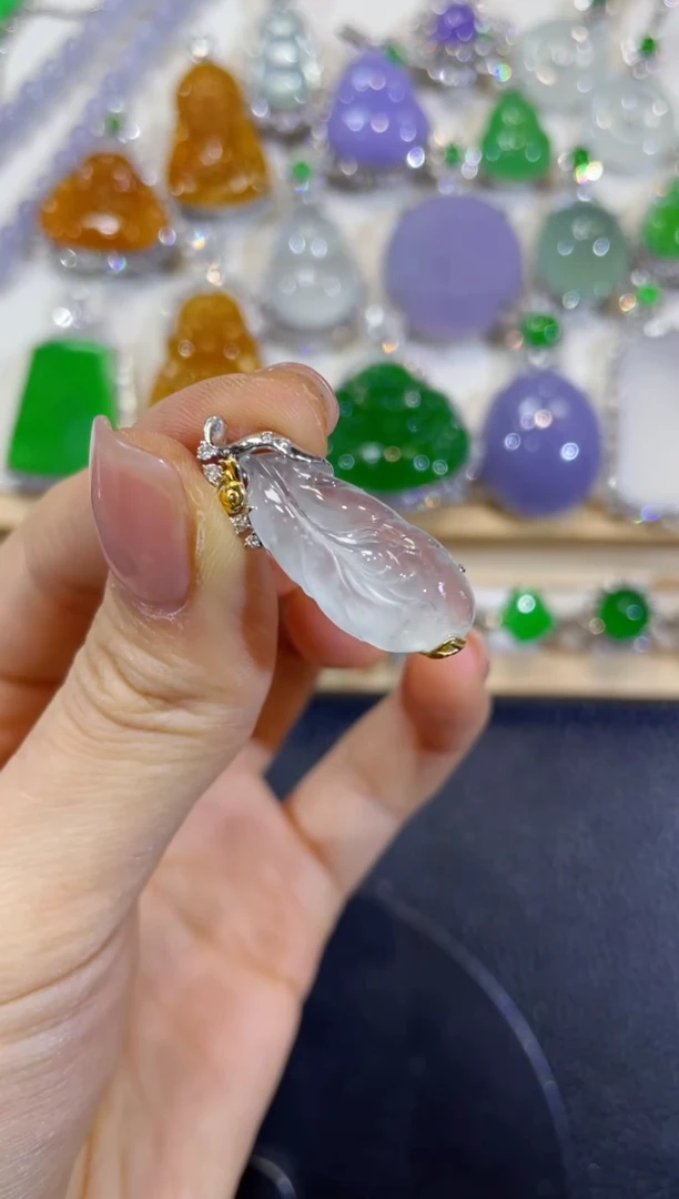 吊坠(不含链)18K金镶嵌翡翠团购1