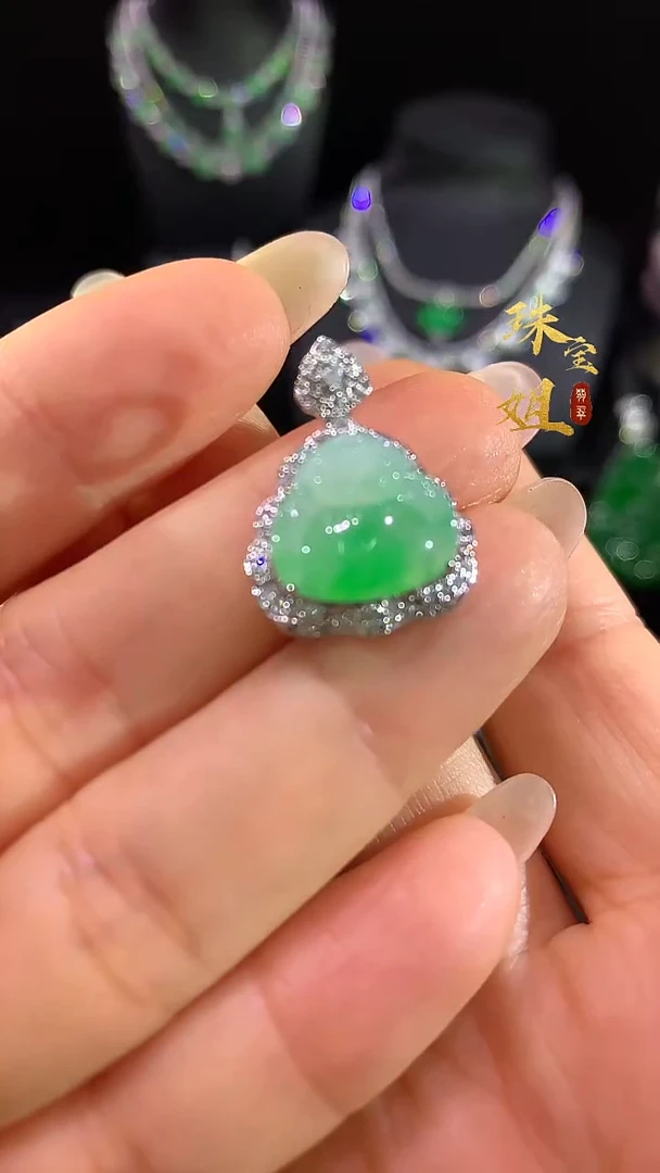 吊坠(不含链)18K金镶嵌翡翠吊坠