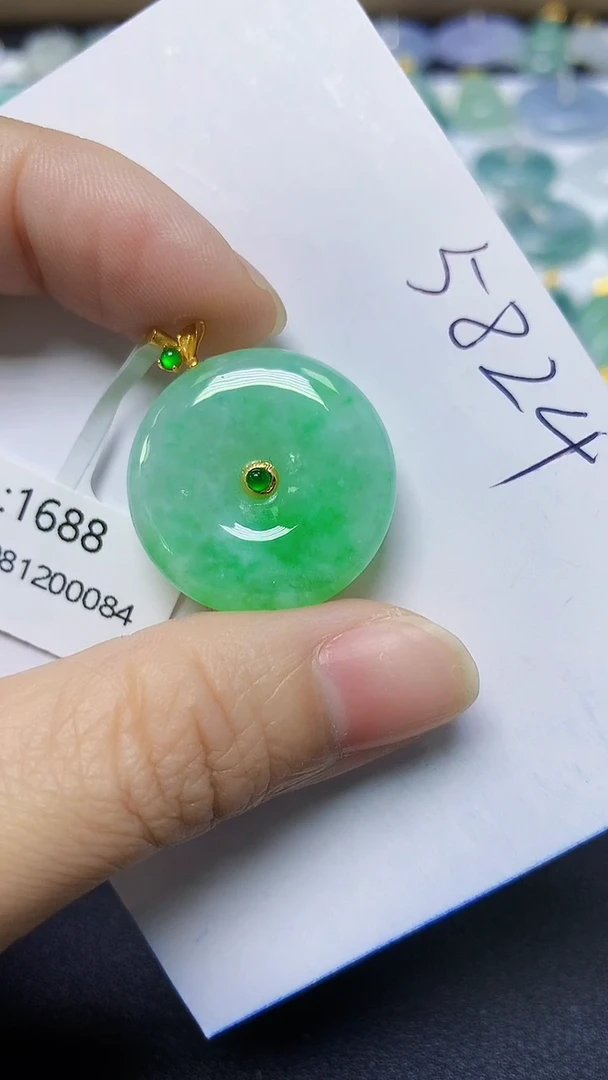 翡翠18K金镶嵌颈饰天然缅甸A货翡翠百元以上9元证书费自理