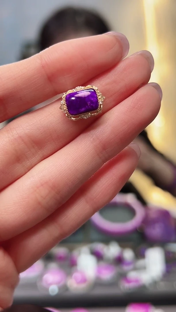 【闪购商品】苏纪石（舒俱来）吊坠(不含链)18K金镶嵌1