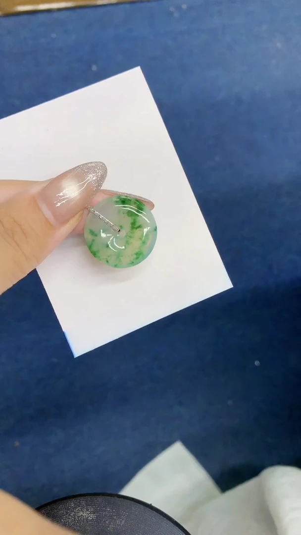 颈饰18K金镶嵌翡翠1