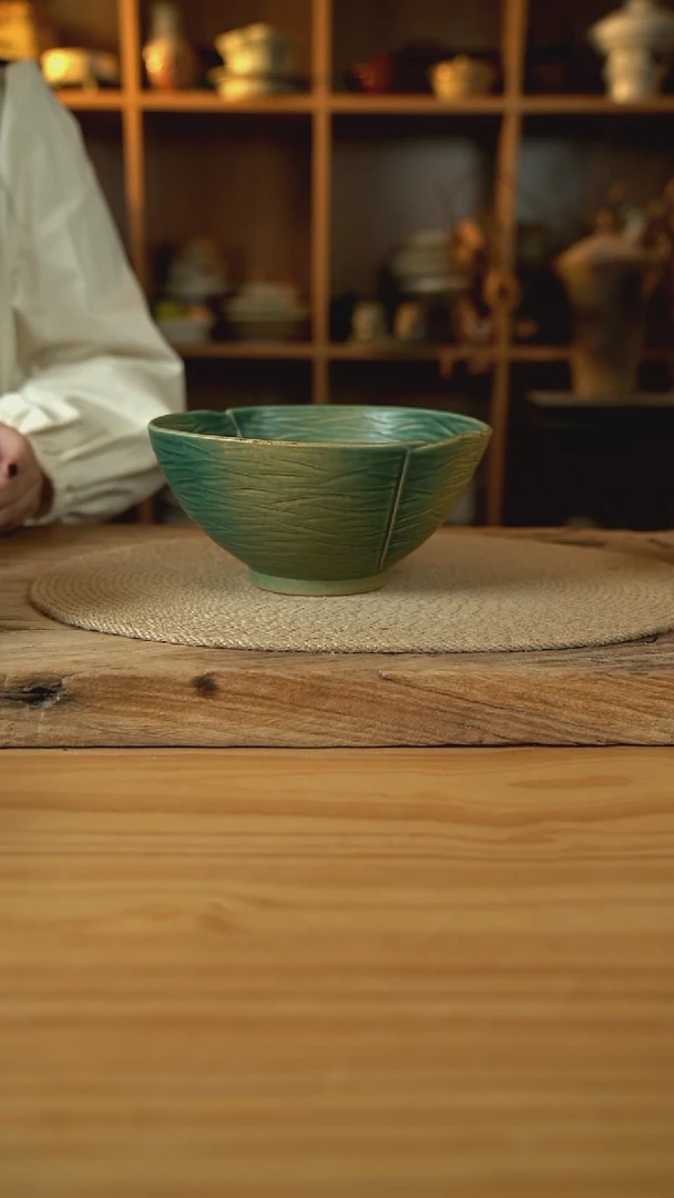 松石渐变绿系列的8英寸两瓣纹理弧口面碗1个