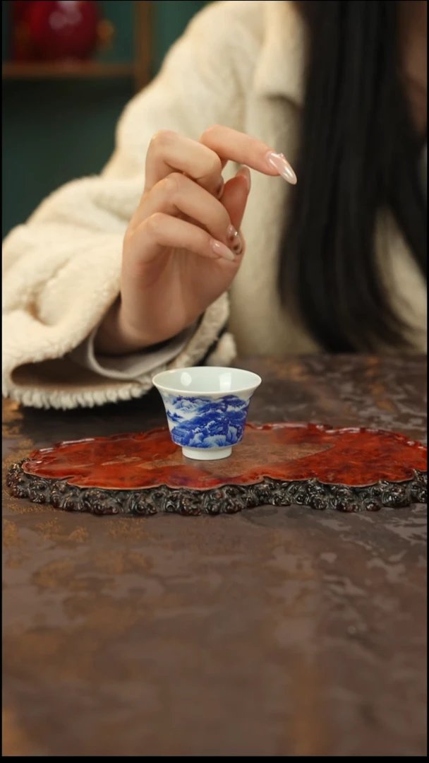 青花手绘山水主人杯