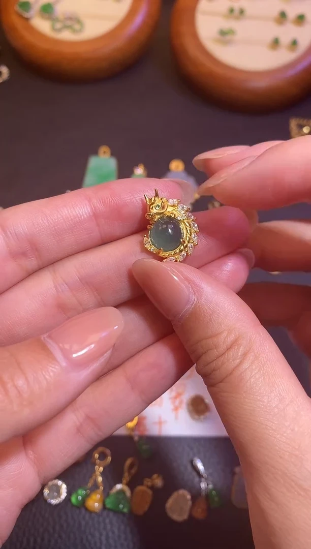 颈饰银S925镶嵌翡翠a货翡翠