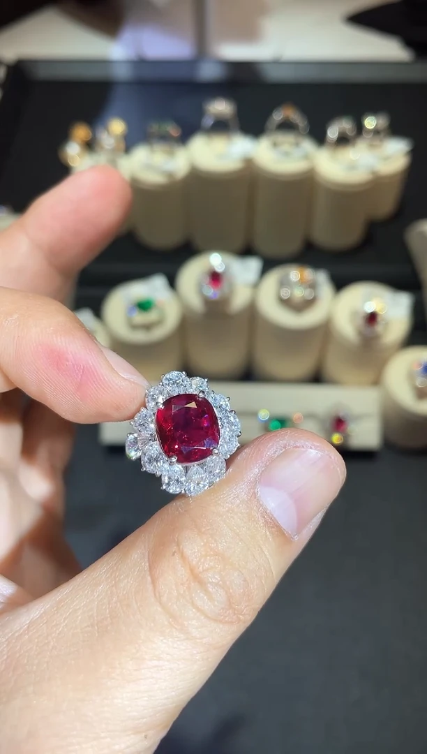 铂Pt900镶嵌戒指红宝石4.12ct