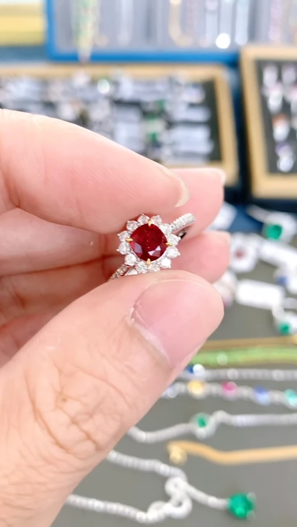 18K金镶嵌戒指红宝石1