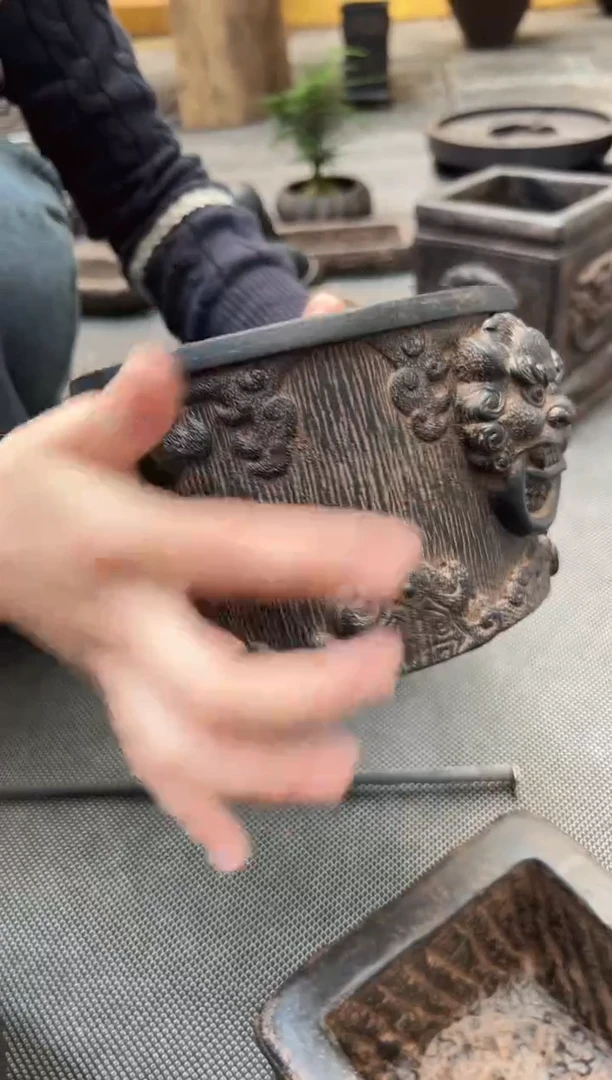 陶土兽头三足鼎火山泥