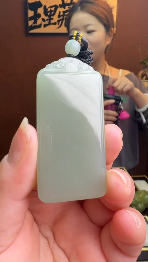 和田玉未镶嵌颈饰1