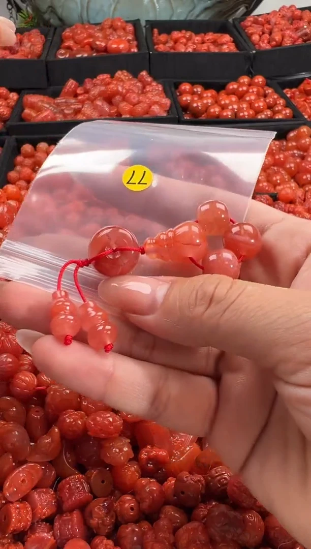 颈饰未镶嵌南红玛瑙1