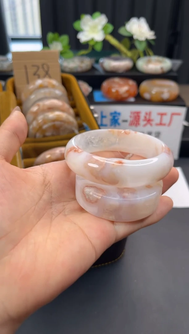 未镶嵌手镯石英质玉赠送镯心（60圈口）