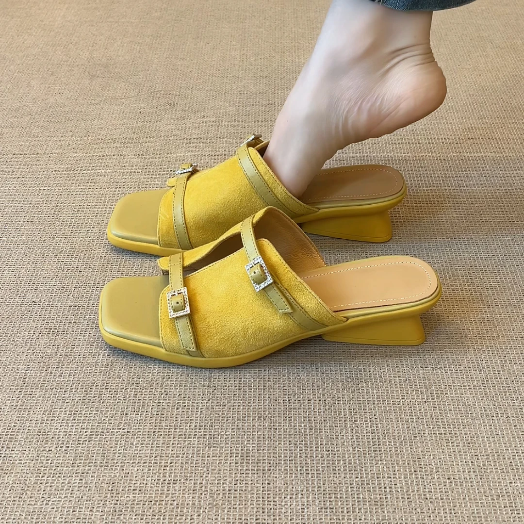 RubyL/4cm夏季新款欧美休闲风纯色百搭时尚舒适粗跟纯色露趾凉鞋