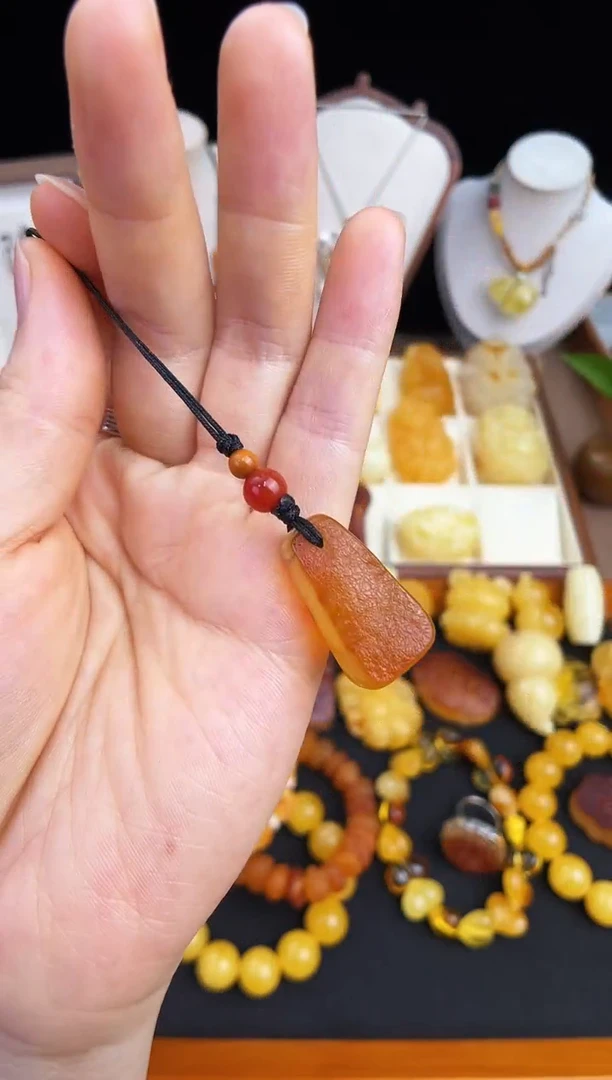 未镶嵌琥珀珠宝奇石柒月