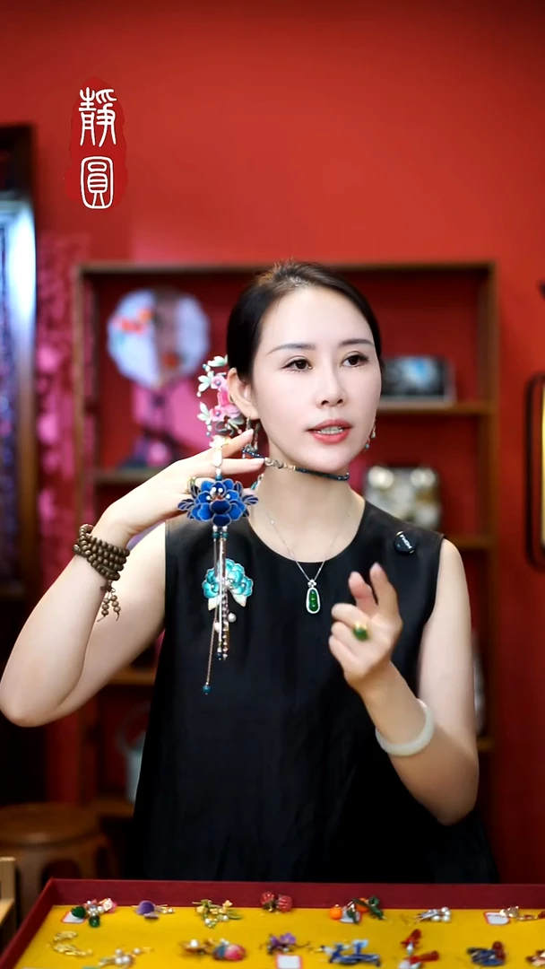 织绣纯手工非遗苏绣【蓝色莲花压襟】