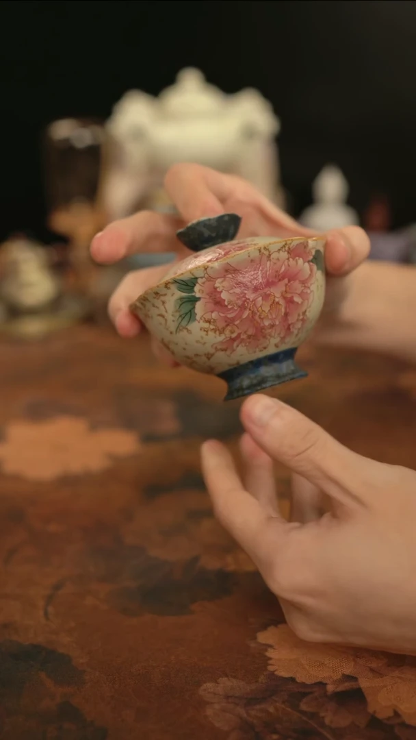 摩吉陶陶闪拍链接 焦糖牡丹盖碗