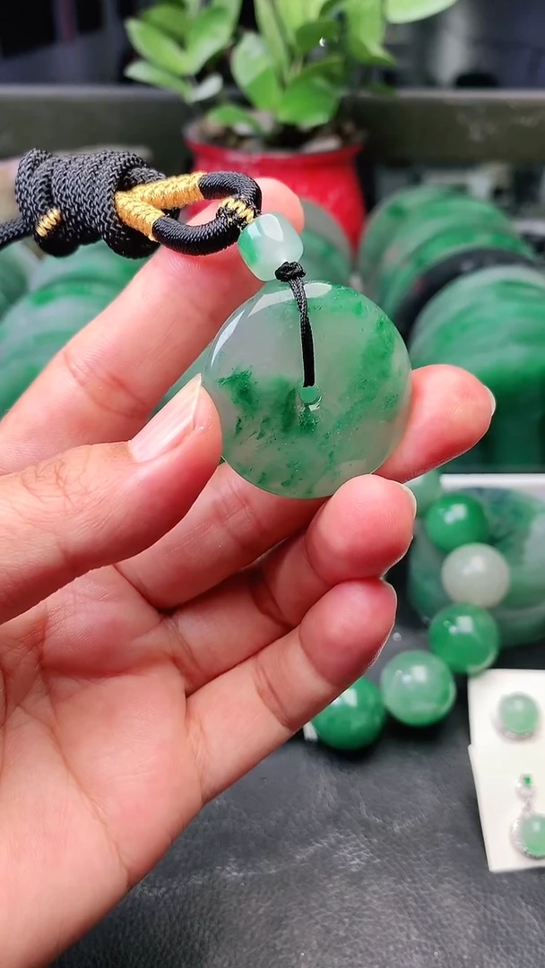 定制石英质玉（非洲翠）平安扣