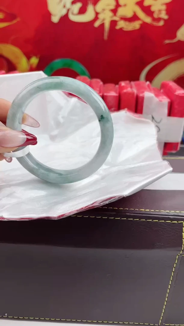 【闪购商品】翡翠手镯未镶嵌翡翠手镯（微瑕）1