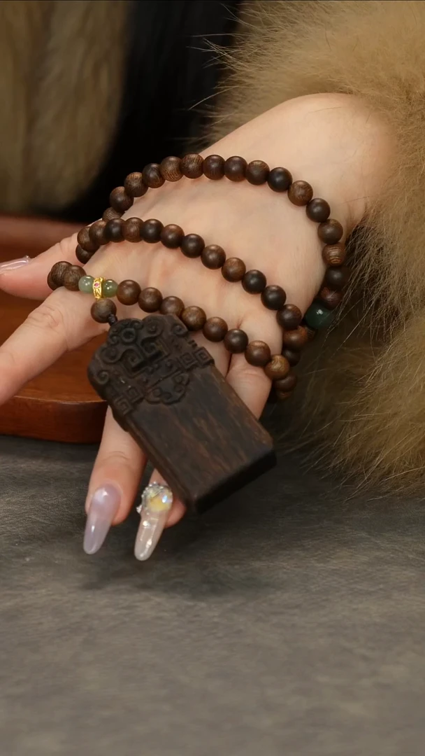 【闪购商品】沉香手串富森红土W年料多圈脖挂搭沉香木雕无事牌