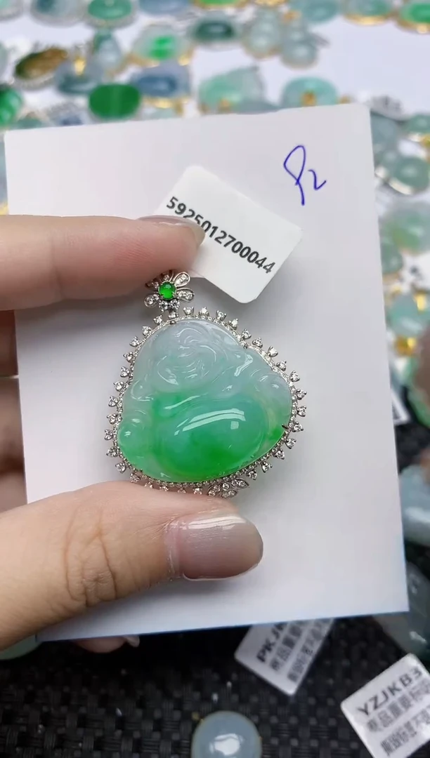 【闪购商品】翡翠颈饰18K金镶嵌天然翡翠A货