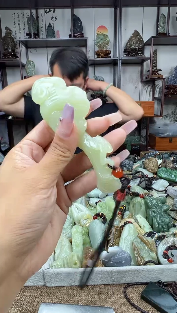 未镶嵌和田玉把件1