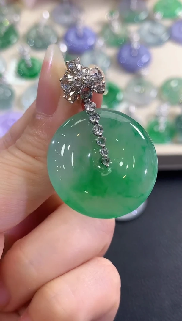 吊坠(不含链)18K金镶嵌翡翠b86