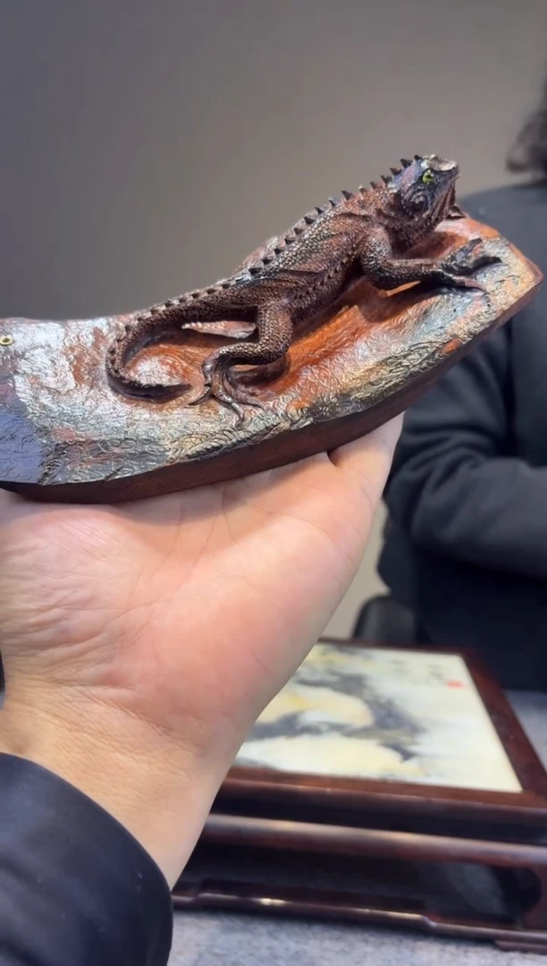 交趾黄檀（大红酸枝）在*跑大红酸枝