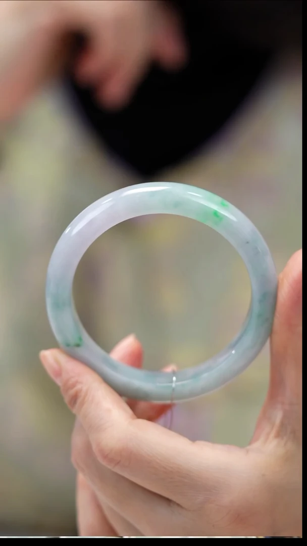 未镶嵌手镯翡翠微瑕翡翠手镯L3352