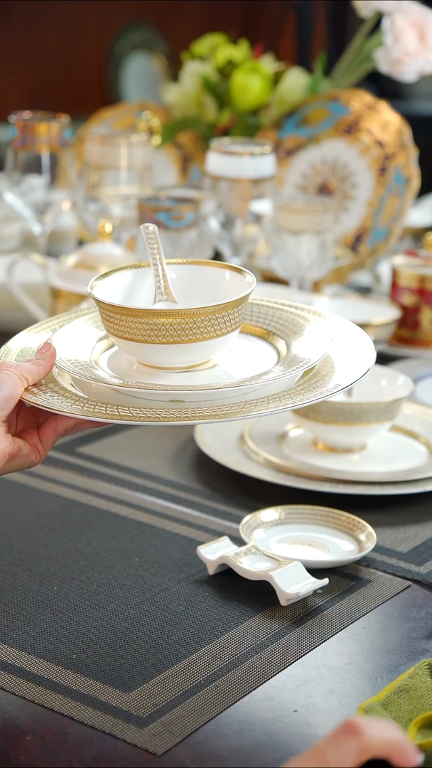 瓷片10.5英寸平盘+8寸平盘+小碗+小勺  1套