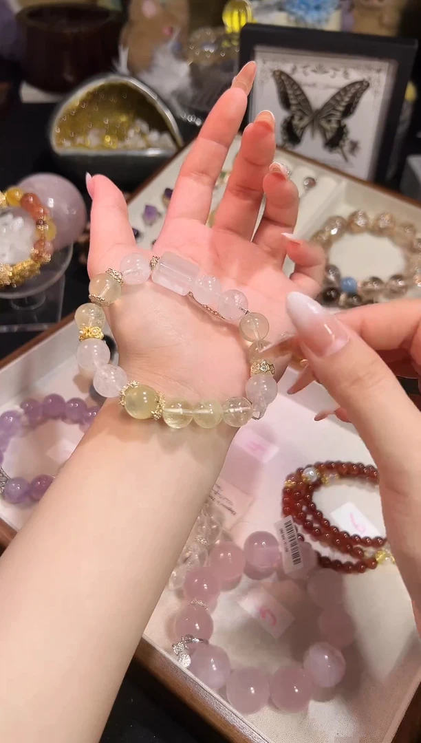 合金手链水晶多样性发其一，颜色微差