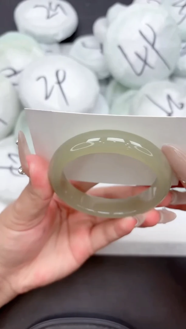 未镶嵌手镯石英质玉230-54.8