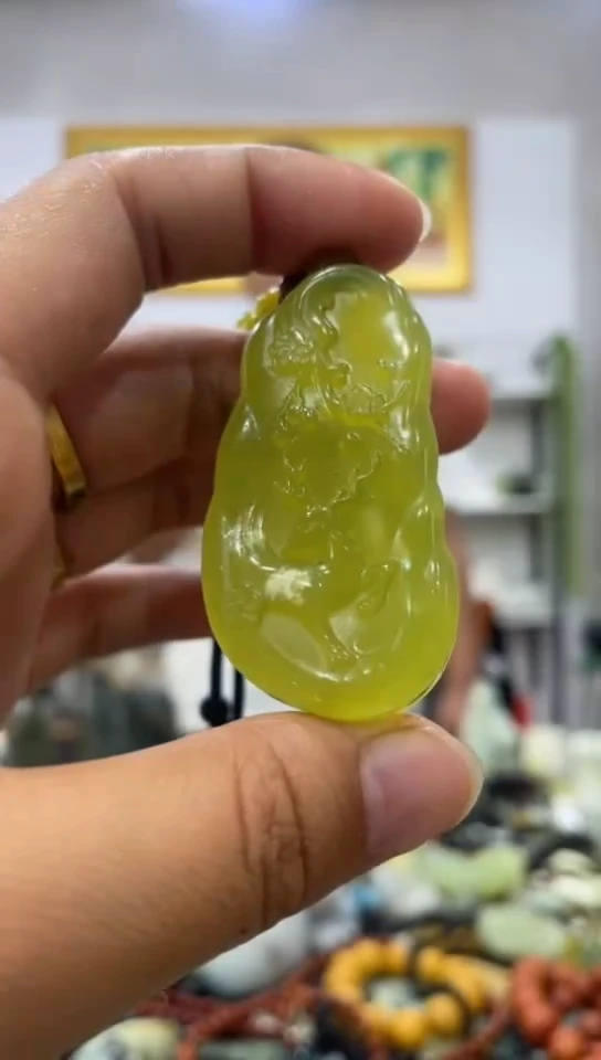 未镶嵌岫玉吊坠