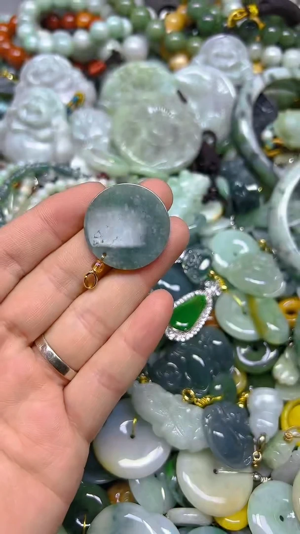 翡翠未镶嵌颈饰/F/翡翠A货,一件也是批发价