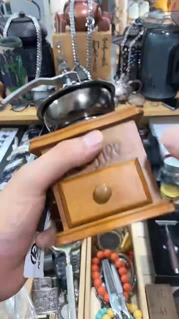瓷片闪购商品  如图所示