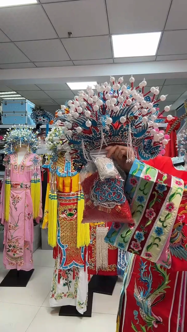 人****点戏曲三凤冠