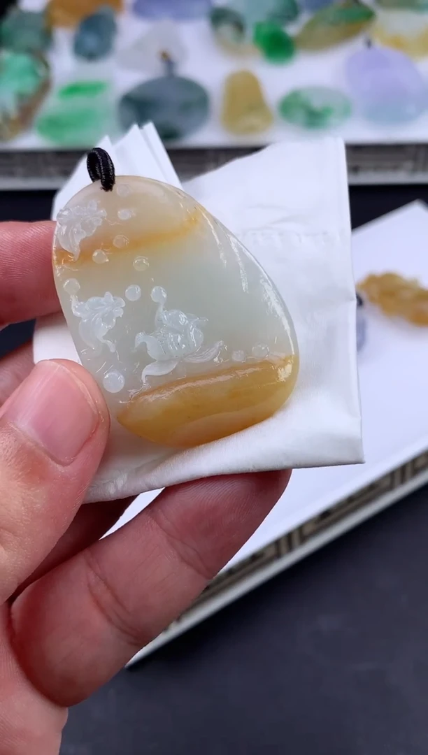 未镶嵌定制翡翠b***o翡翠