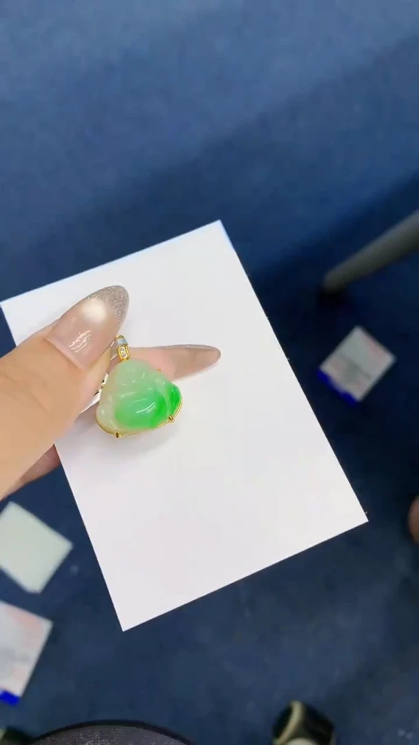颈饰未镶嵌翡翠1