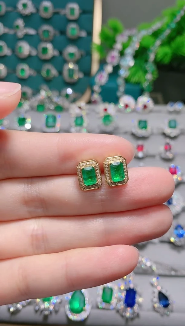 18K金镶嵌18K金耳饰祖母绿.