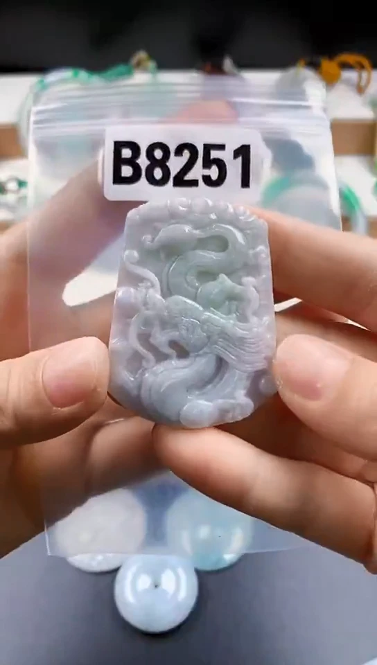 颈饰未镶嵌翡翠天然翡翠吊坠挂件